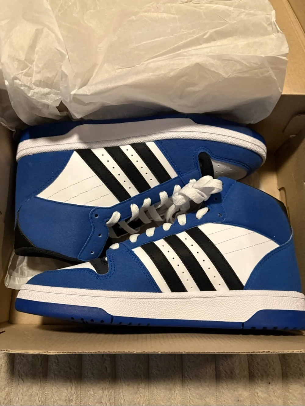 Adidas Blue & White Low-Top Sneakers boys size 6 BNWT AT-7/57